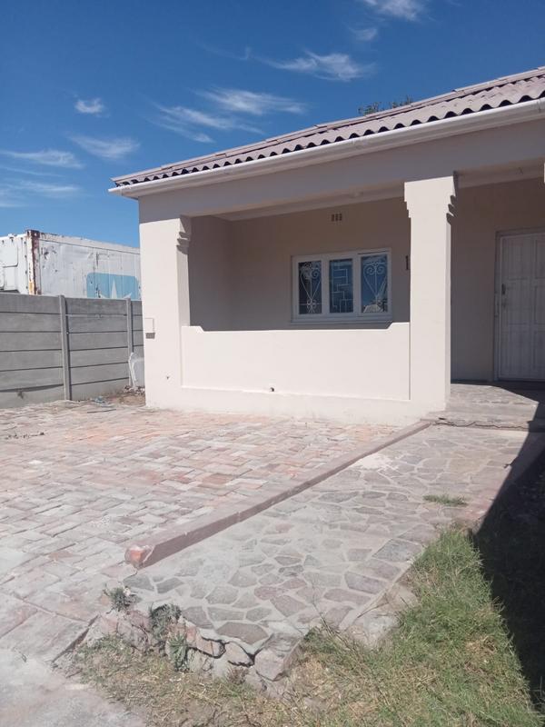 To Let 3 Bedroom Property for Rent in Maitland Western Cape